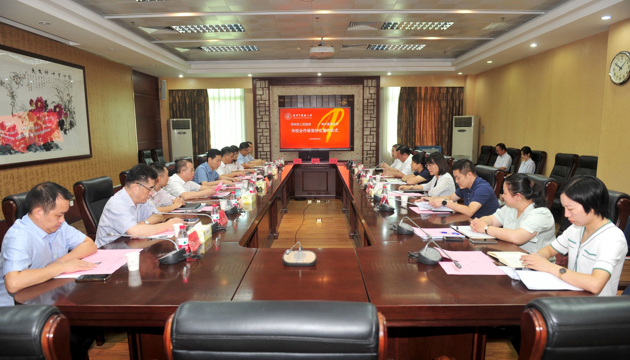 beat365唯一官网与贺州市人民政府续签市校合作框架协议