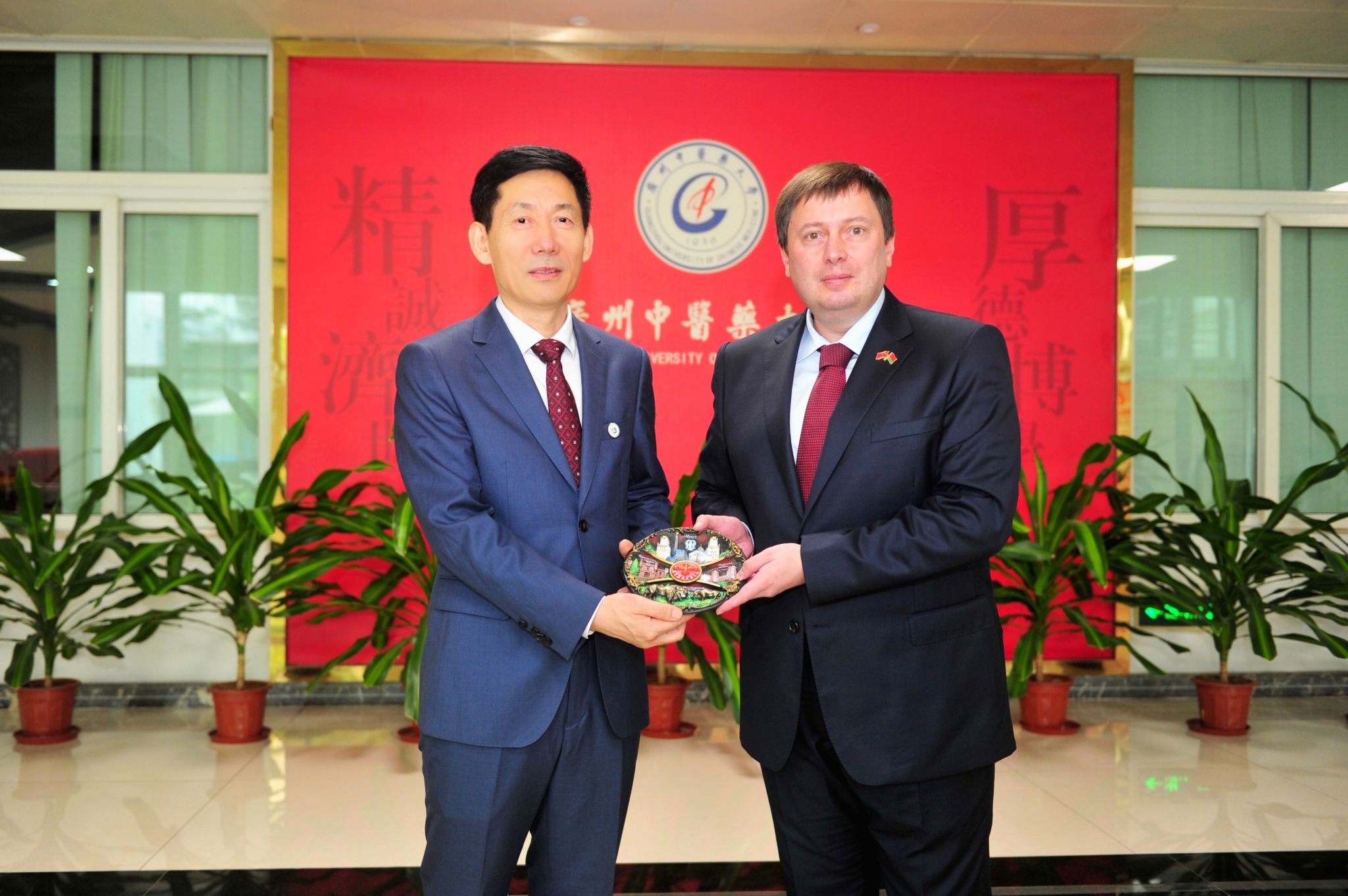 白俄罗斯共和国驻广州总领事馆代表团来beat365唯一官网访问